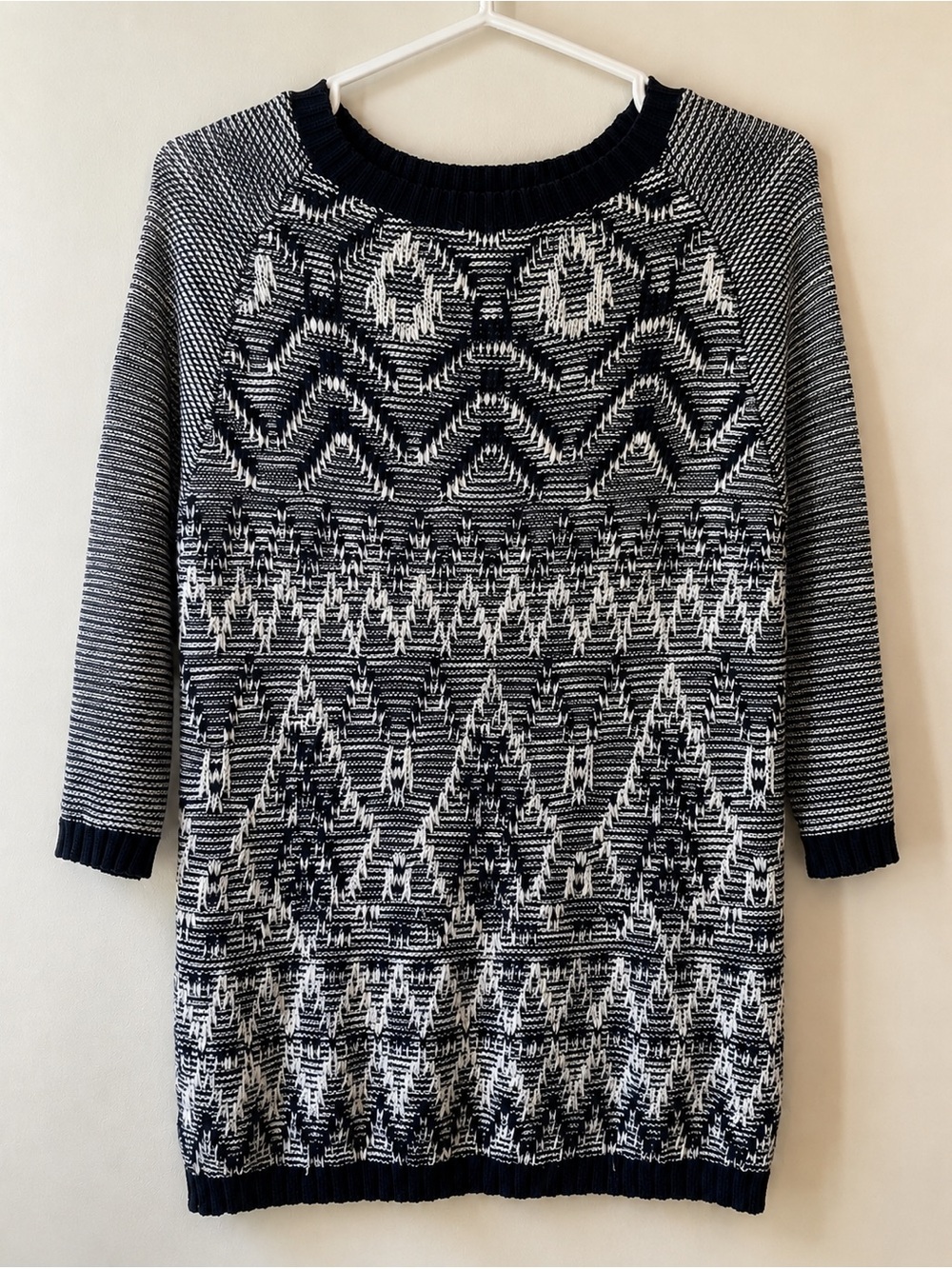 Suzy Shier Black and White Patterned Geometric Knit Sweater